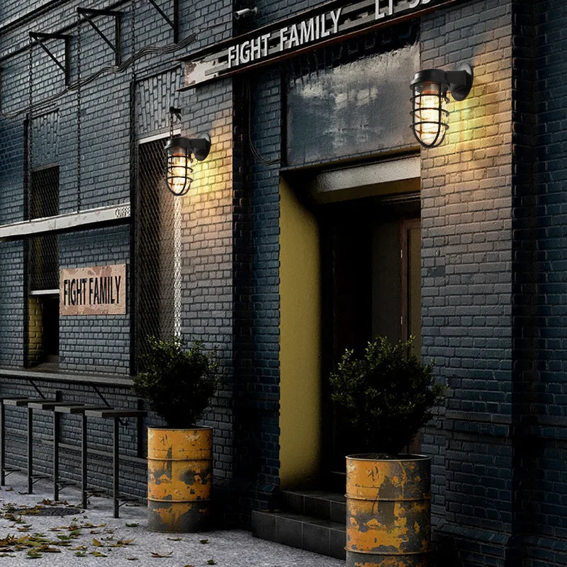 Arandela Externa Retrô Industrial em Metal TG